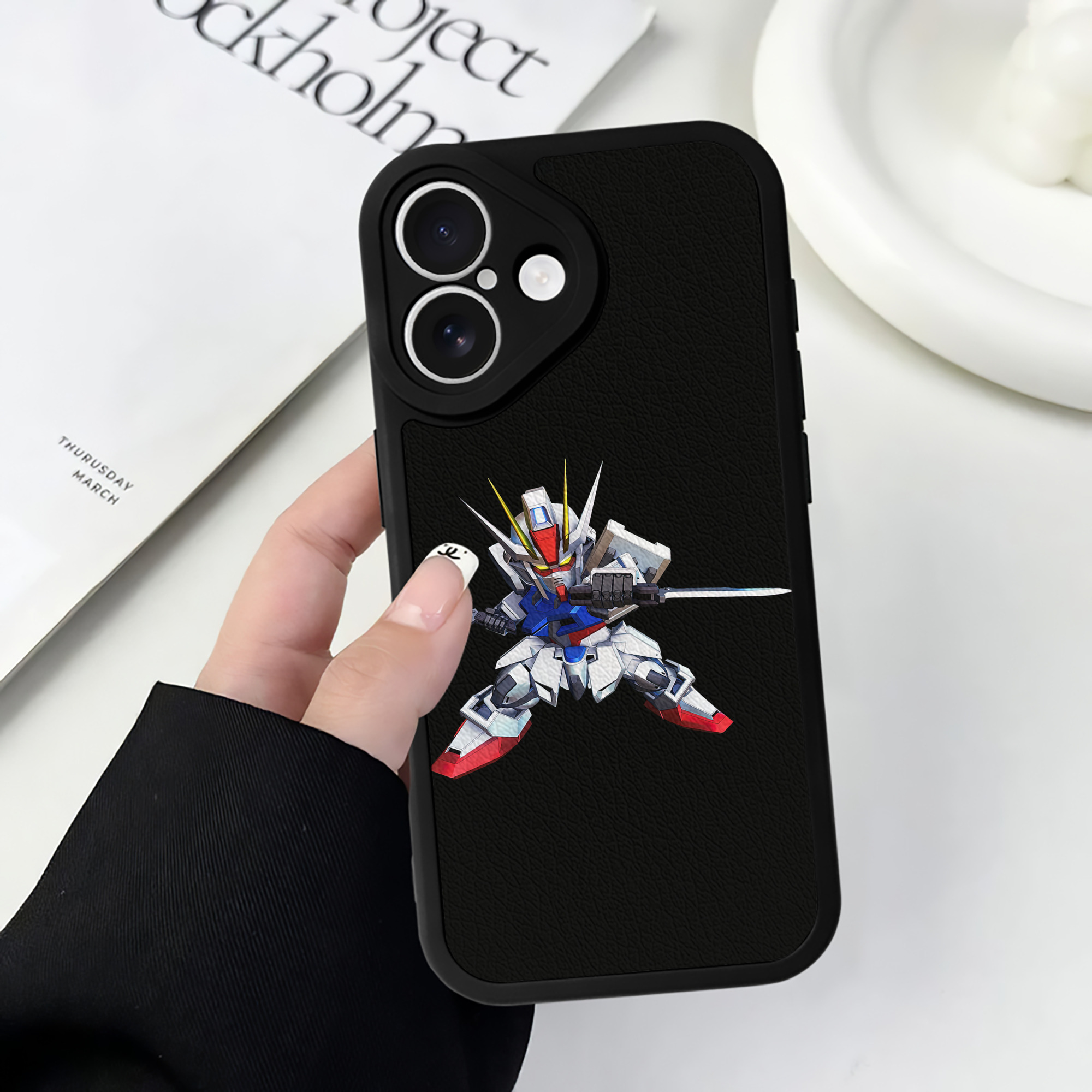 （画像用） 機動戦士ガンダム Mobile Suit Gundam 【iPhone 16シリーズ対応】シリコンスマホケース（レザー調） 材質：シリコン